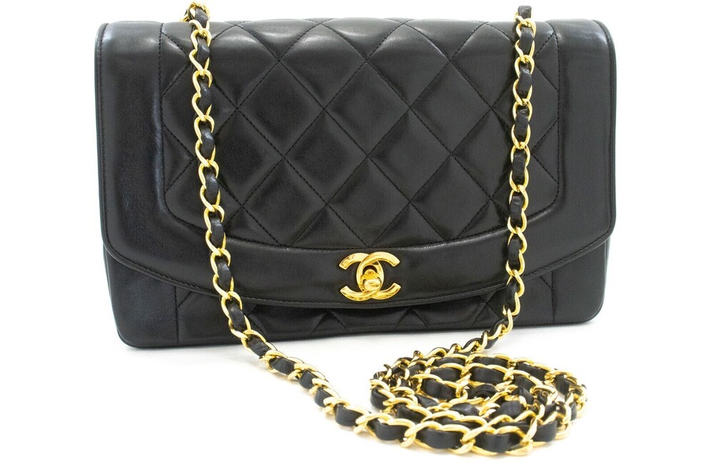 Chanel Vintage Chain Curved Flap Quilted Leather Medium